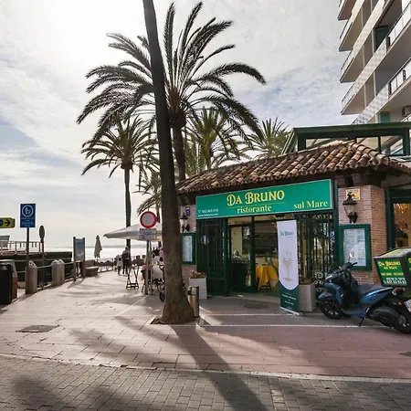 208, Close To The Beach, 2 Bedroom,golden Mile Apartment *