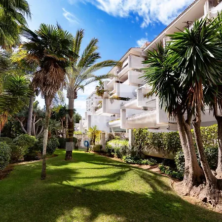 Apartment 208, Close To The Beach, 2 Bedroom,golden Mile *